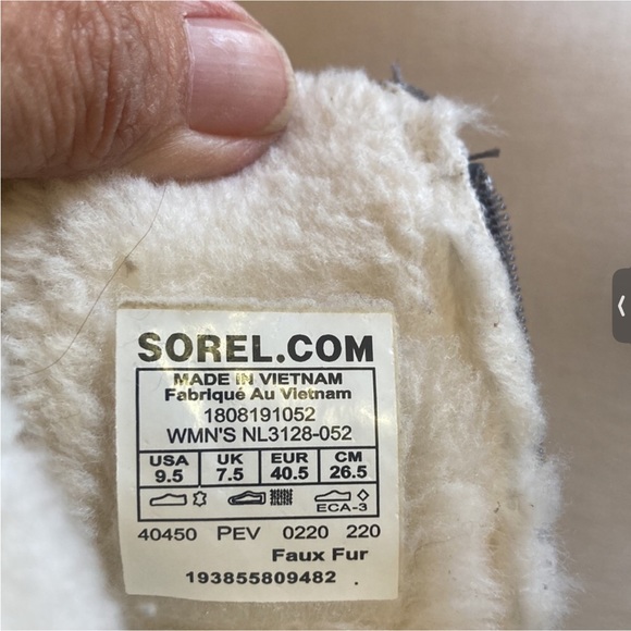 Sorel grey boots, size 9.5 Suede leather with soft interior. - Picture 8 of 8